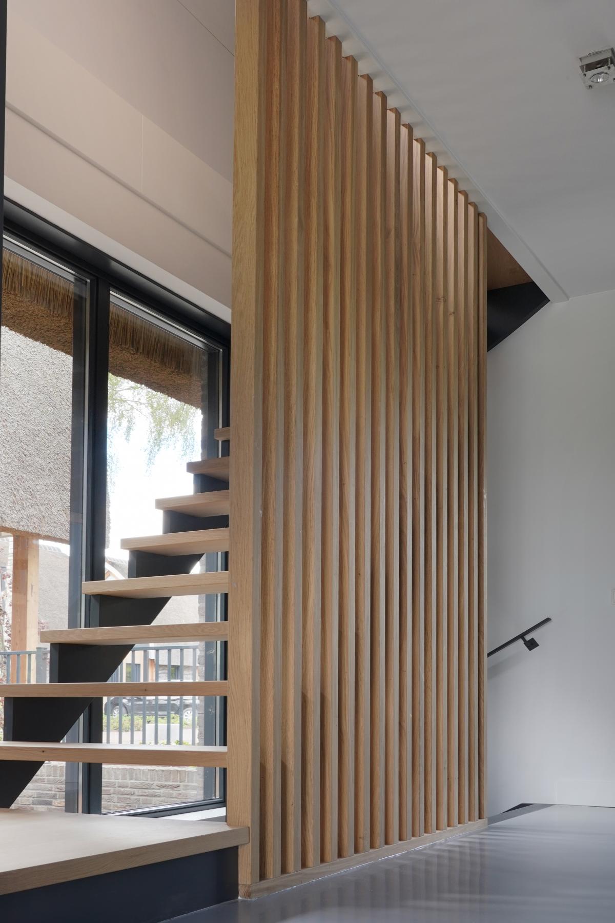 Eiken trappen met balken