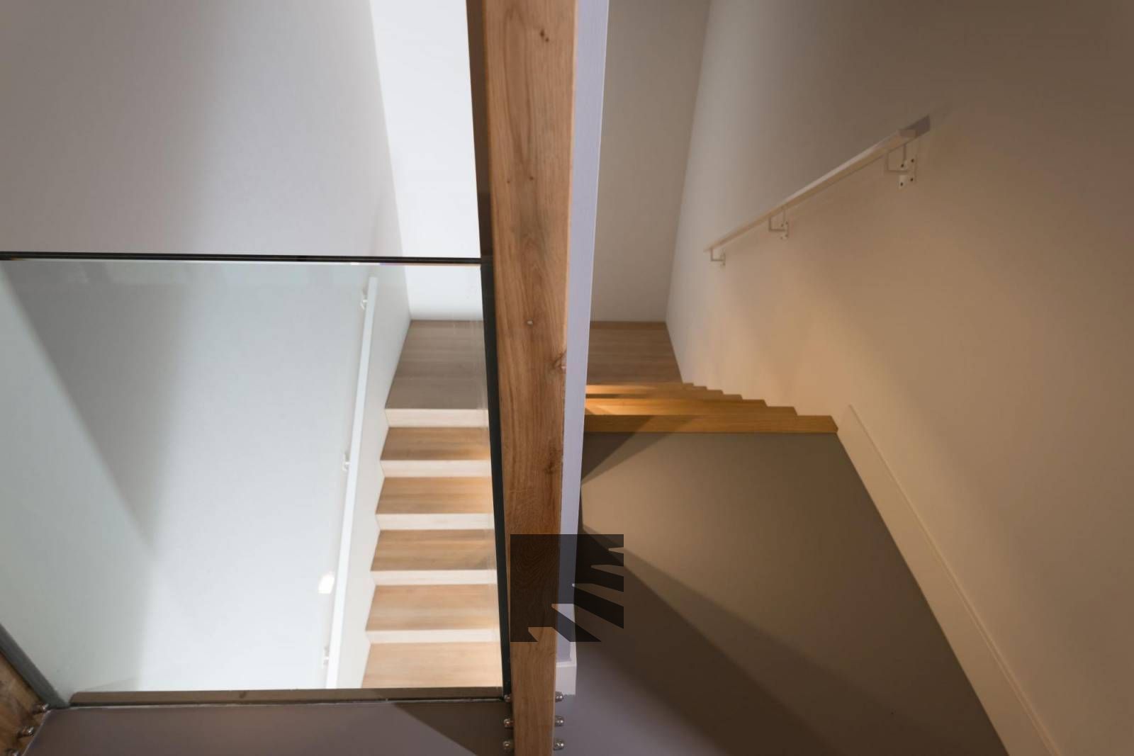 bloktrap met glas