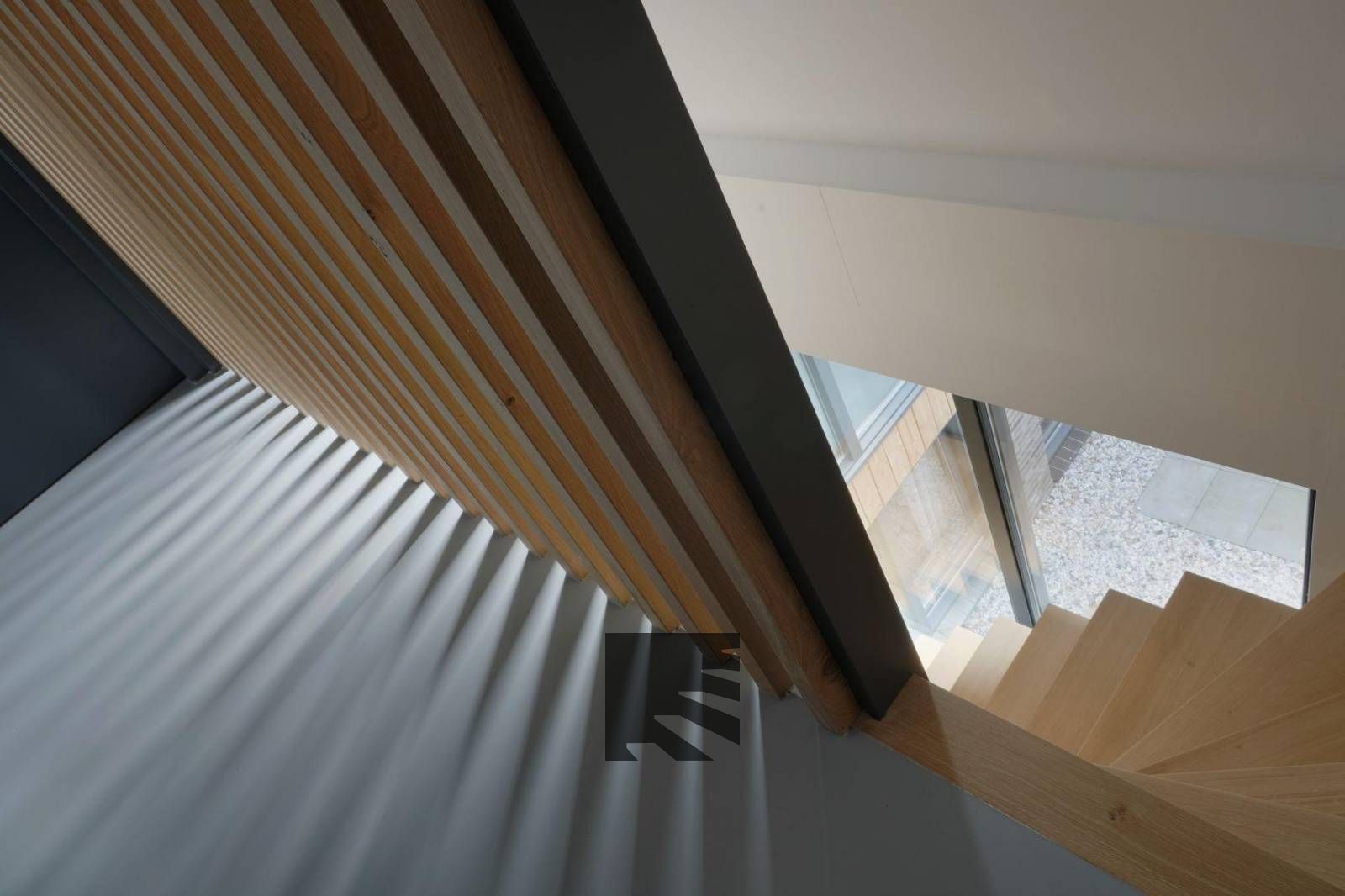 eiken balken balustrade detail