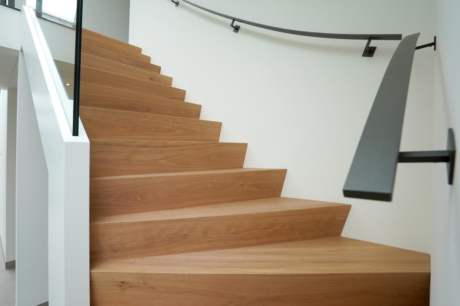 Strakke moderne trap